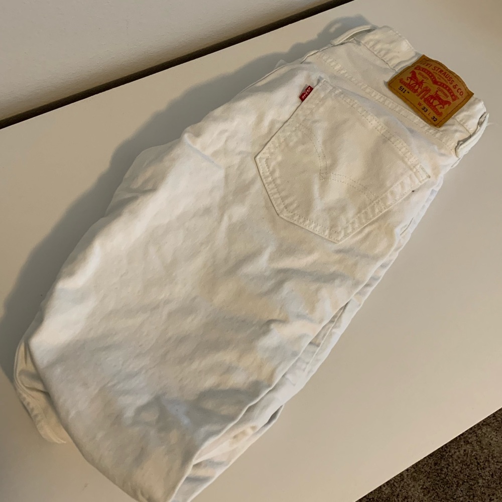 White Levi’s 511 Jeans